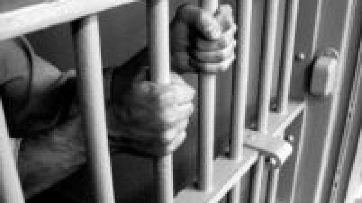 16 proxeneti romani ar putea primi pedepse cumulate de peste 800 de ani