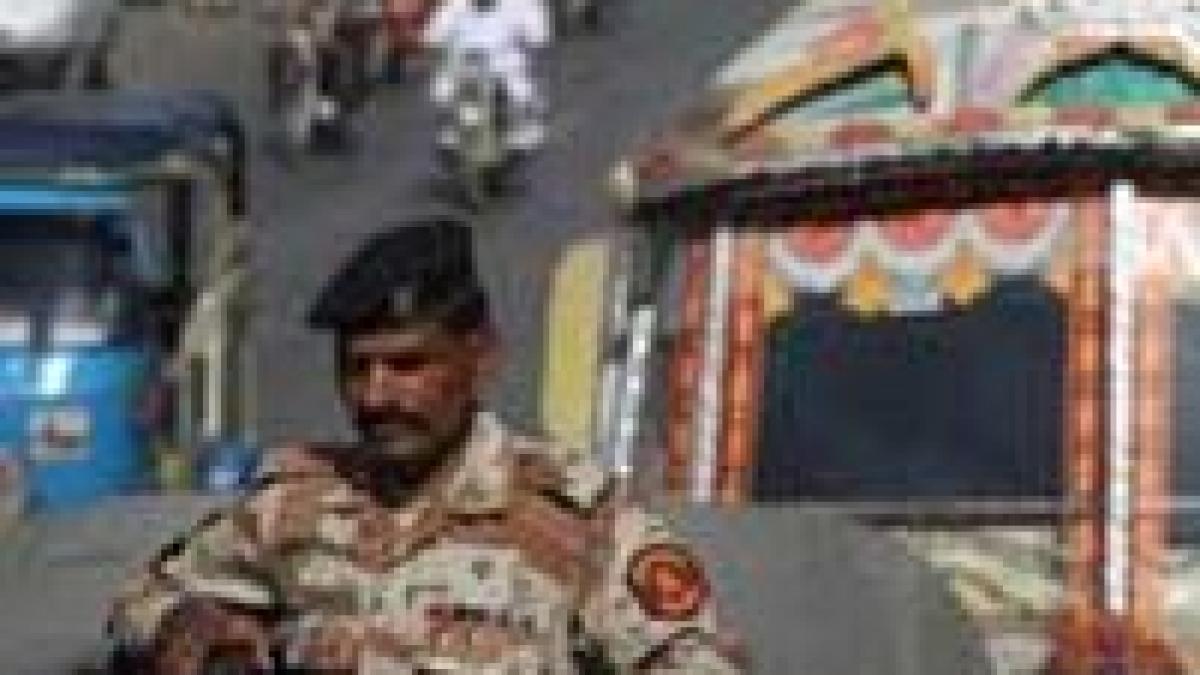 pakistan un mort si 13 raniti in urma a doua atacuri cu grenade