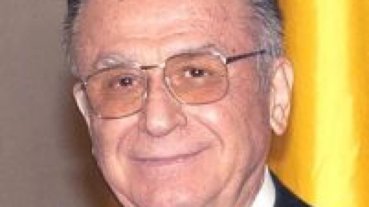 revolutionarii au manifestat impotriva lui iliescu in fata sediului psd