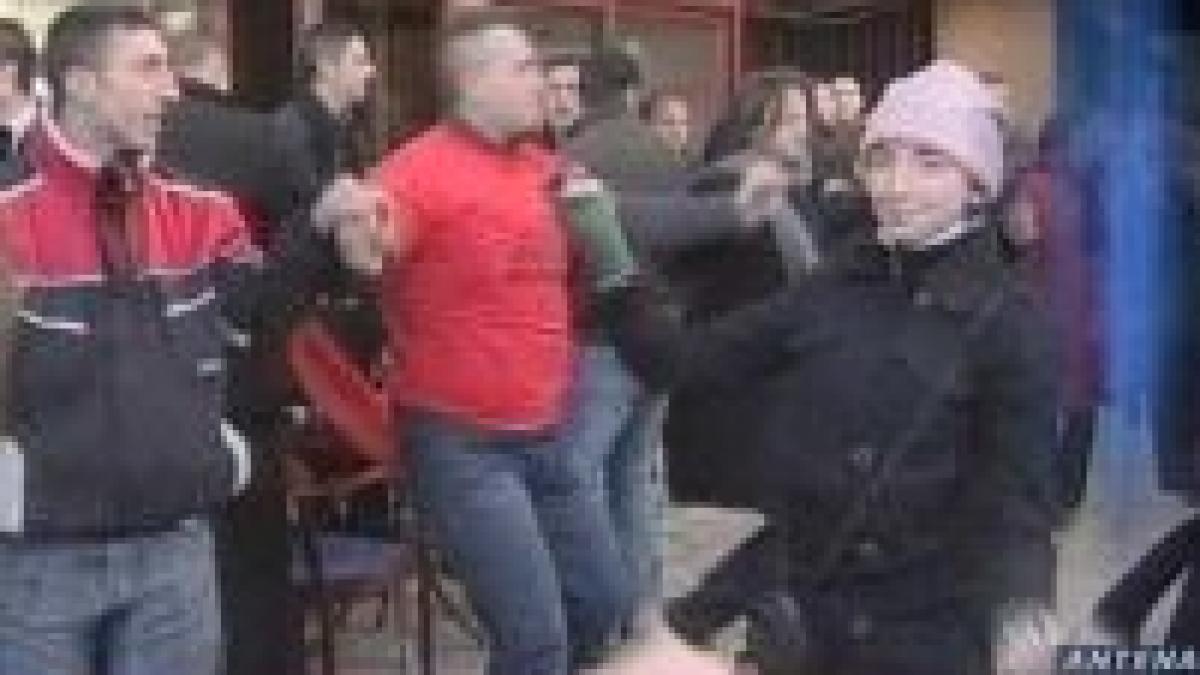 sarbatoare in kosovo independenta i a scos in strada pe kosovari video