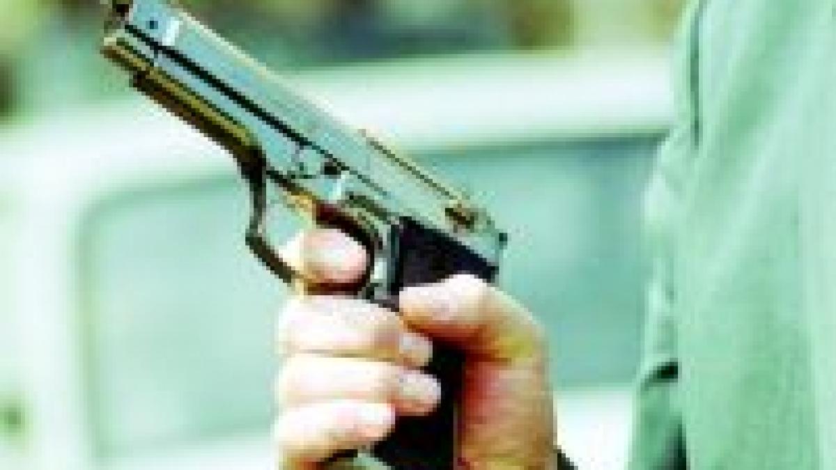 dolj un diriginte a impuscat un elev in timpul orelor de curs