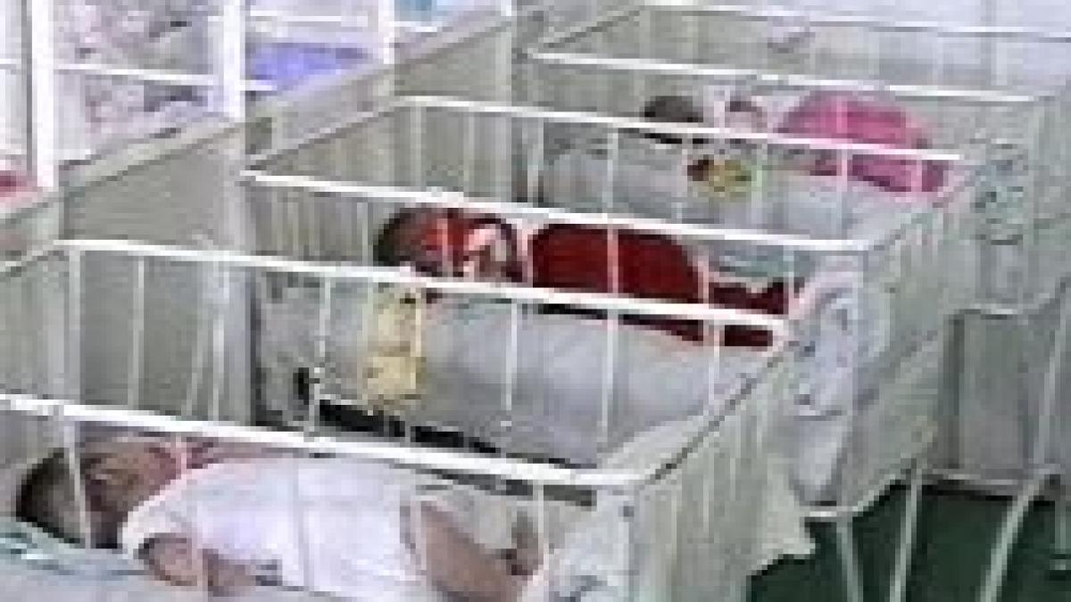 spania doi romani au incercat sa si vanda copilul pentru ca era fetita