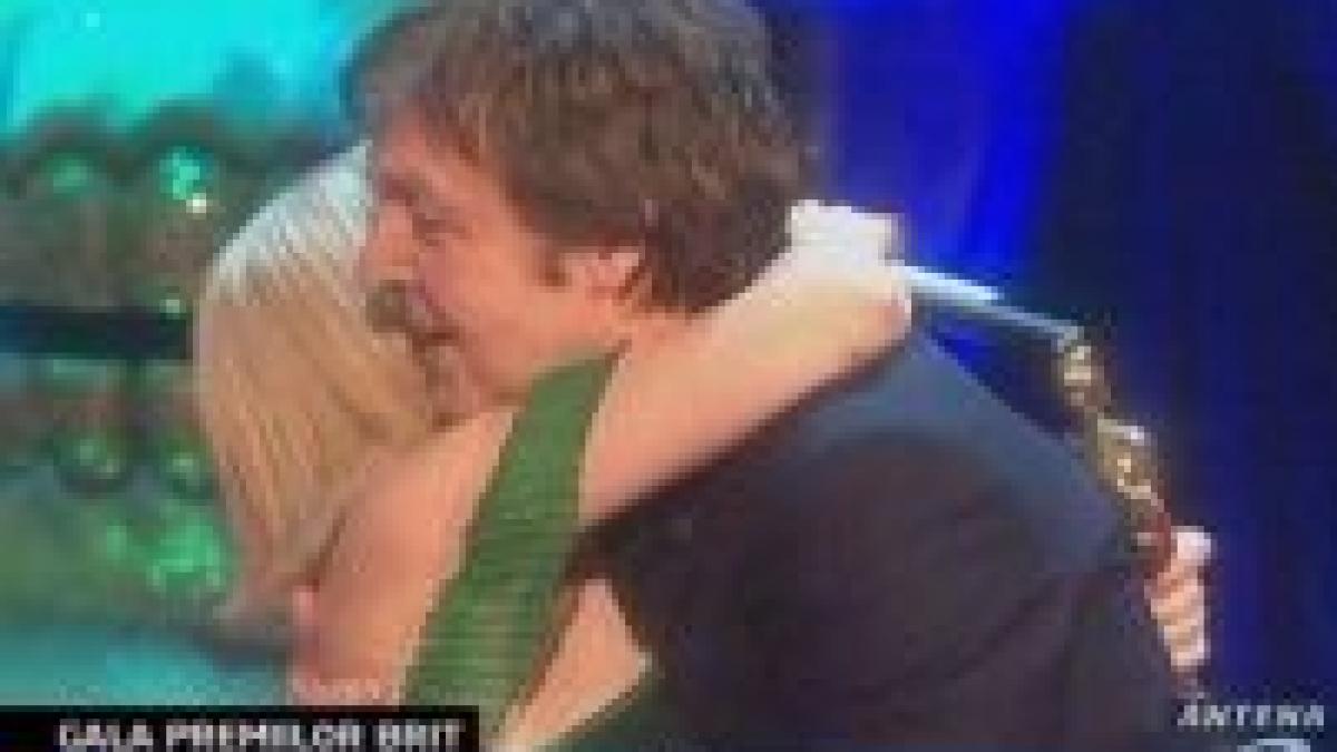 paul mccartney a primit premiul pentru intreaga cariera la gala brit awards video