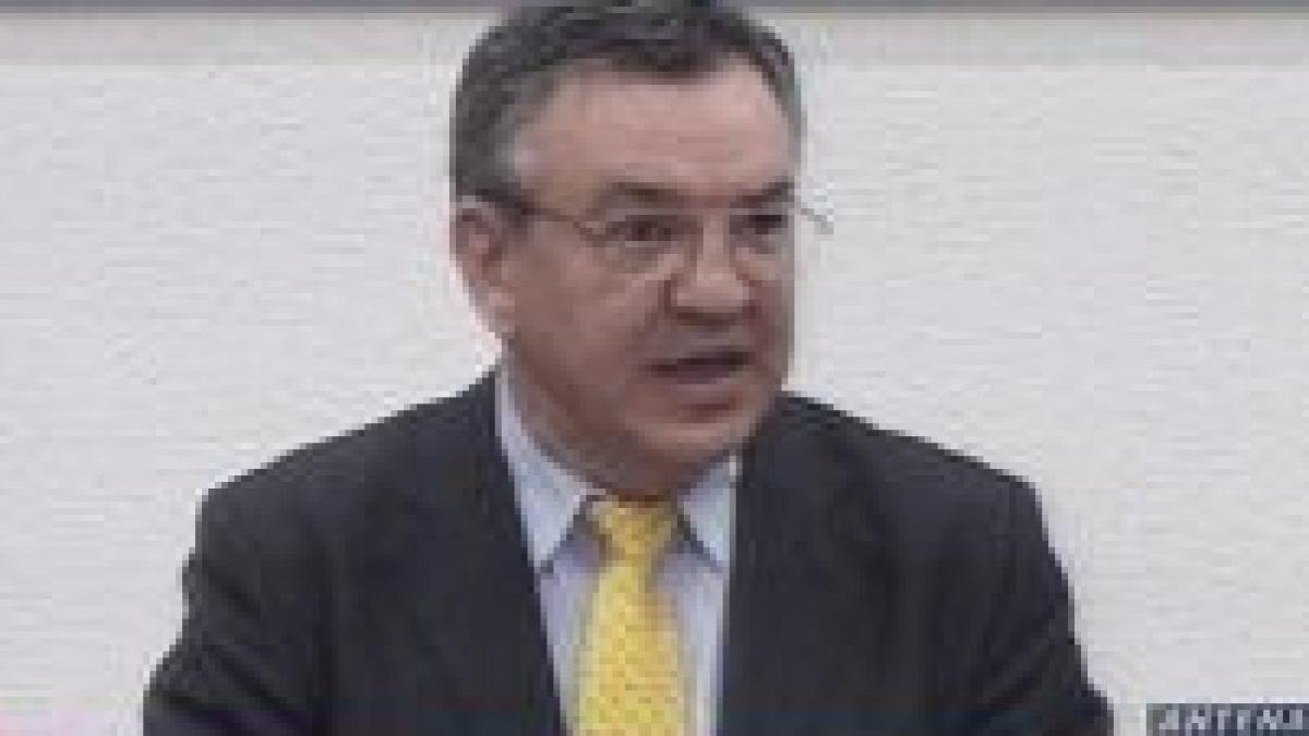 tariceanu l a mustrat pe pacuraru pentru proiectul de impunere de noi taxe