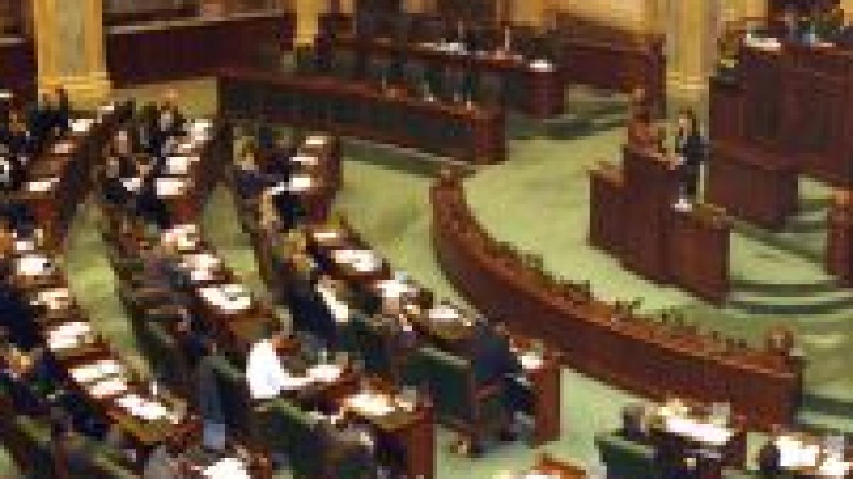 parlamentarii vor avea 2 saptamani de vacanta ca urmare a summitului nato