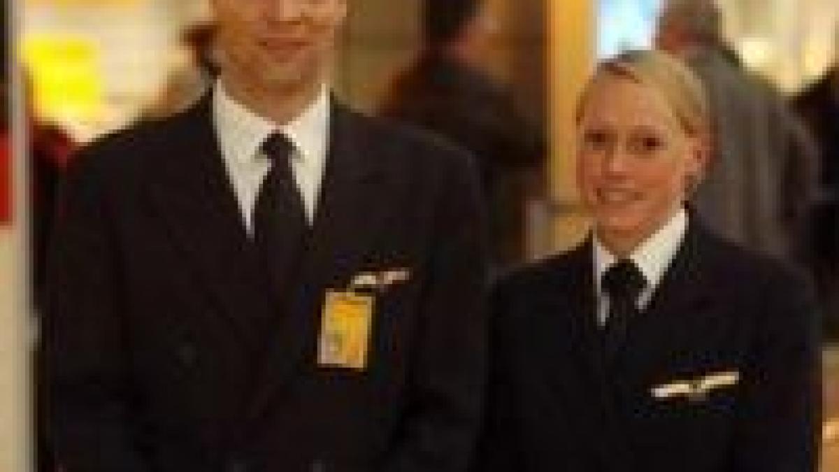 incidentul aviatic de la hamburg avionul era condus de copilot o femeie de 24 de ani