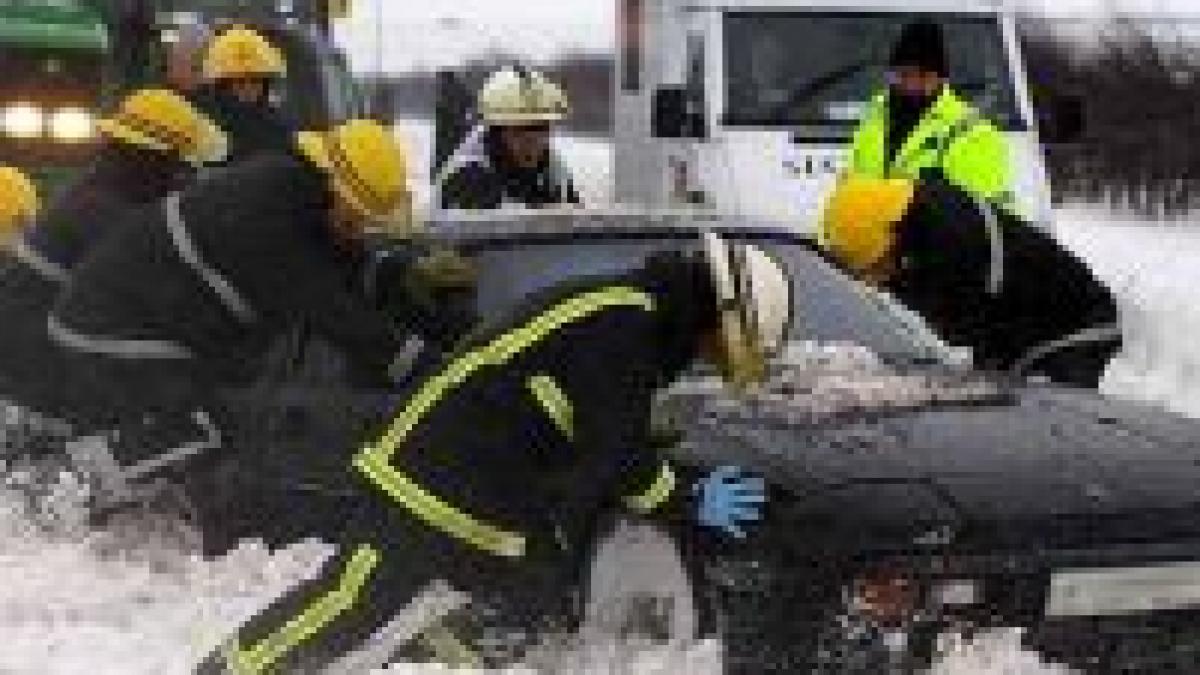 sua din cauza ninsorilor in ohio s au produs 2 000 de accidente rutiere in 24 de ore