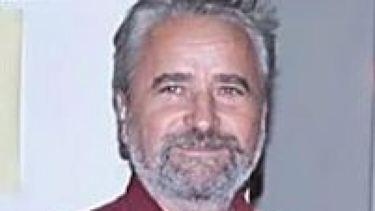 elena udrea vs divertis lucian avramescu politicienii se oparesc la pamfleturi