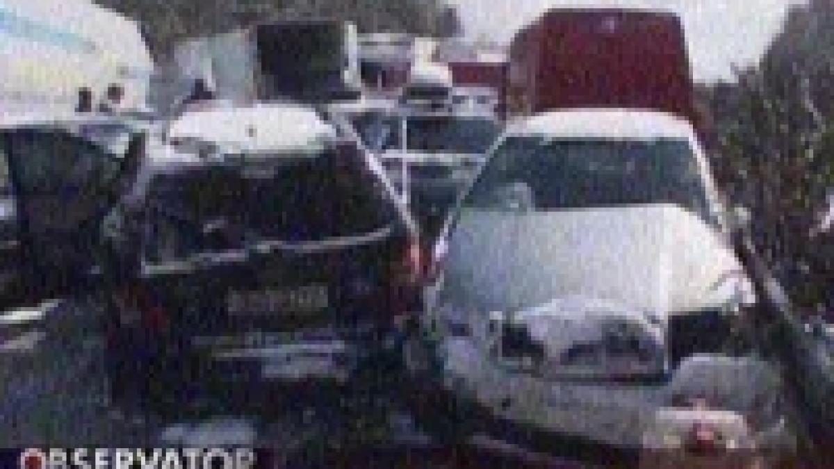 cehia peste 100 de masini implicate intr un accident in lant video