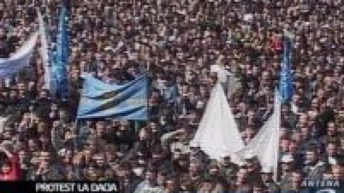 a patra zi de greva la dacia 9 000 de muncitori au protestat la mioveni video