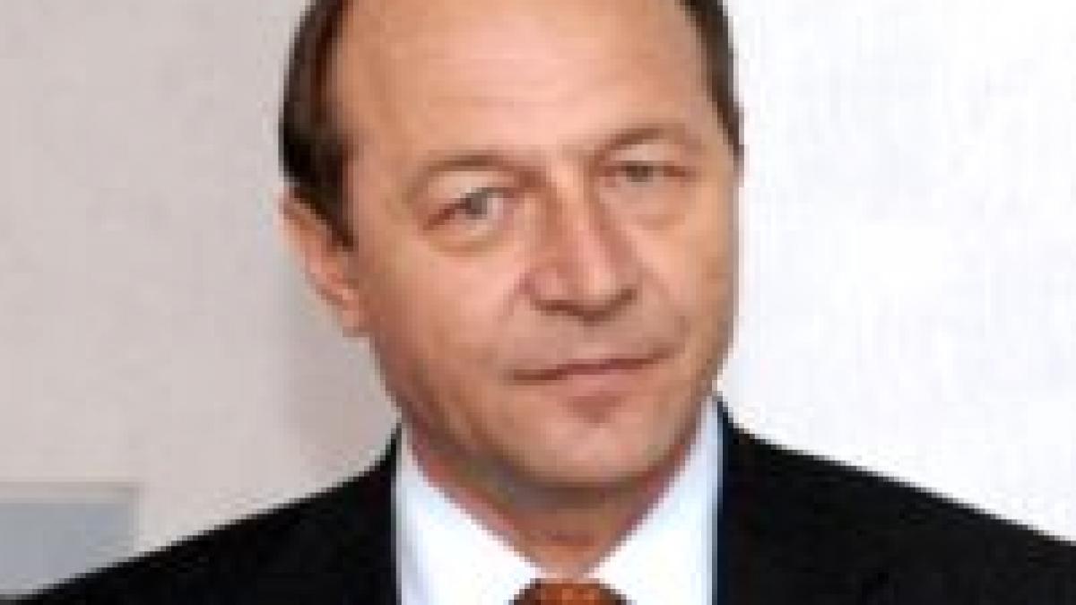 basescu sustine ca romania isi poate spori efectivele militare in afganistan