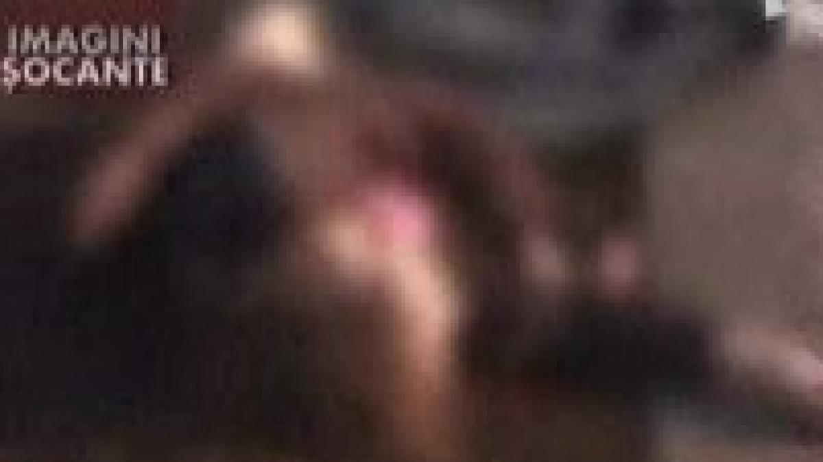 lovita si abandonata pe trecerea de pietoni sub privirile politistilor imagini socante