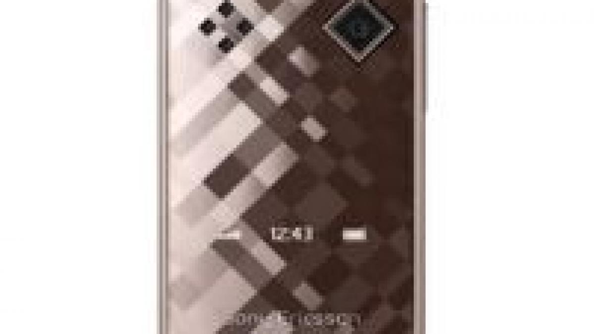 noul si stilatul sony ericsson z555 foarte aproape de lansarea pe piata