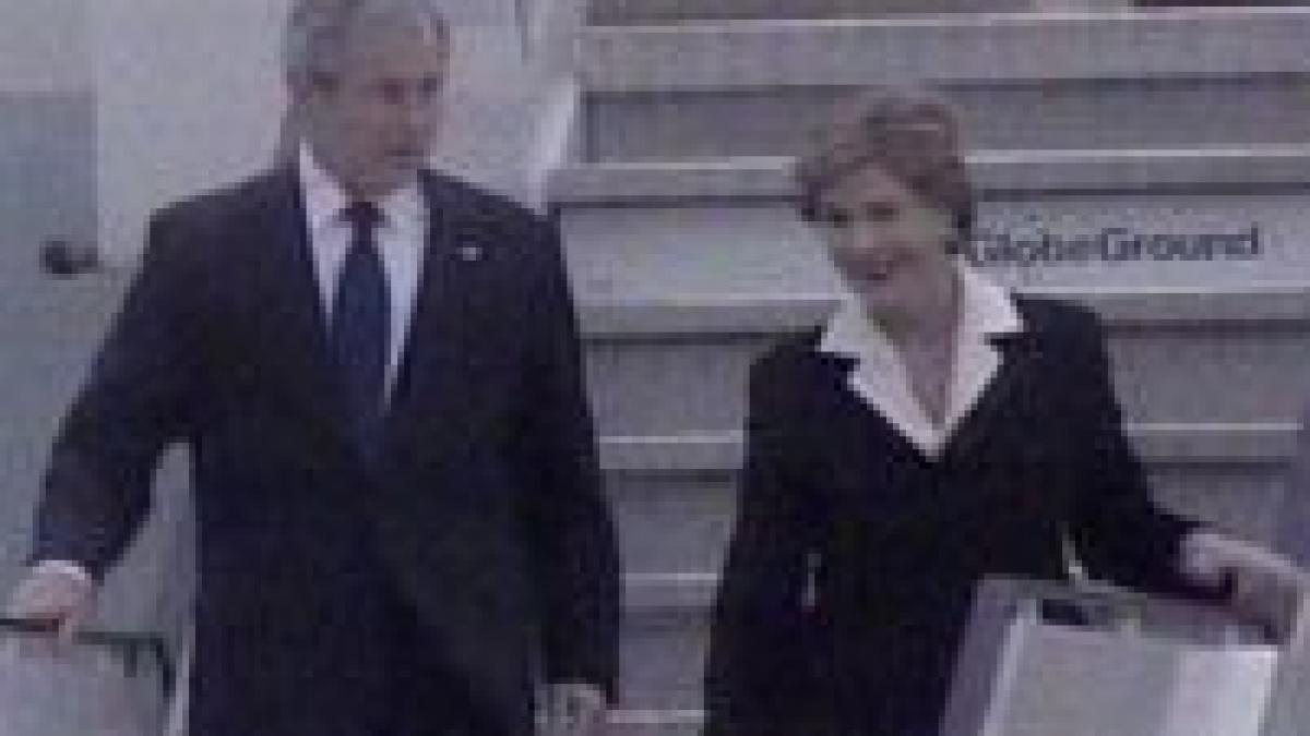 air force one a aterizat la bucuresti george w bush a ajuns in romania