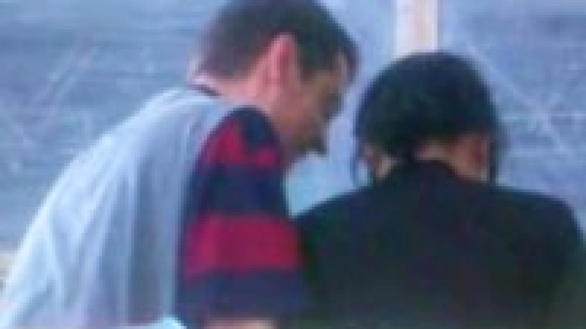 profesor din dorohoi suspendat pentru ca si a pipait elevele video