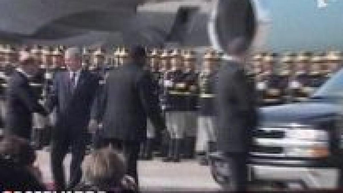 armata care il pazeste pe liderul de la casa alba in romania video