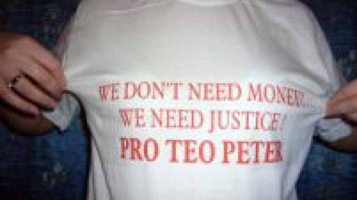 flash mob teo peter la cluj si bucuresti zeci de oameni au cerut sa se faca dreptate