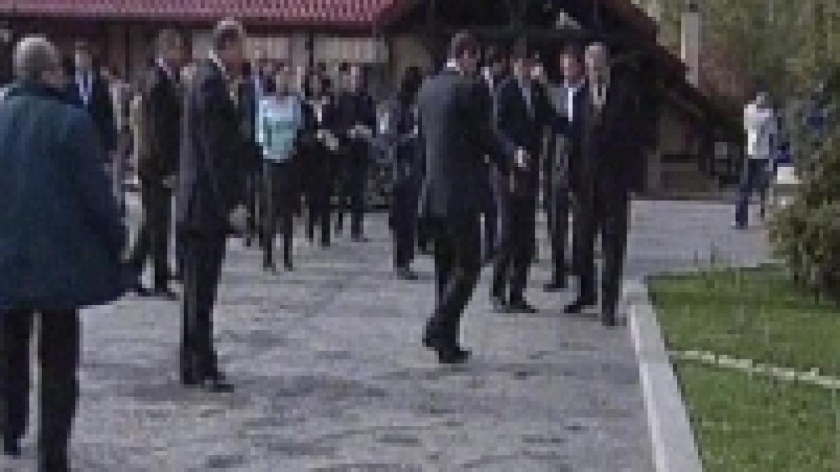 delegatia albaneza a sarbatorit la snagov intrarea in nato video