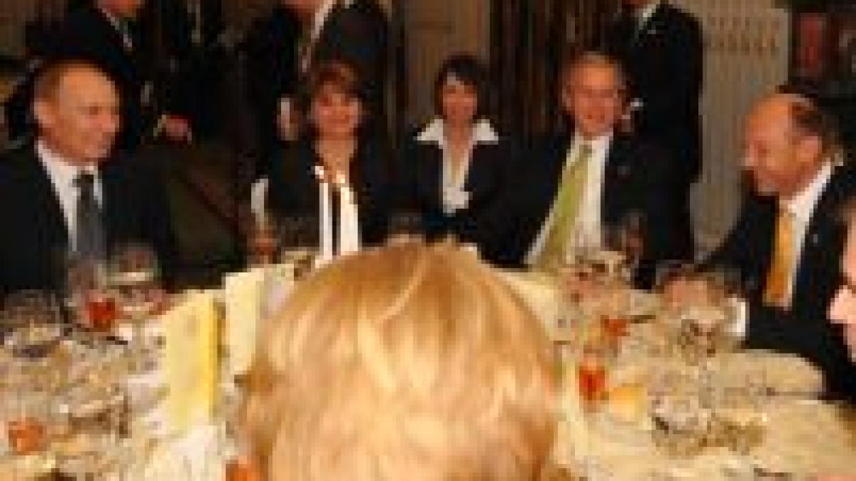 fata n fata putin si bush invitati la un dineu organizat de basescu galerie foto