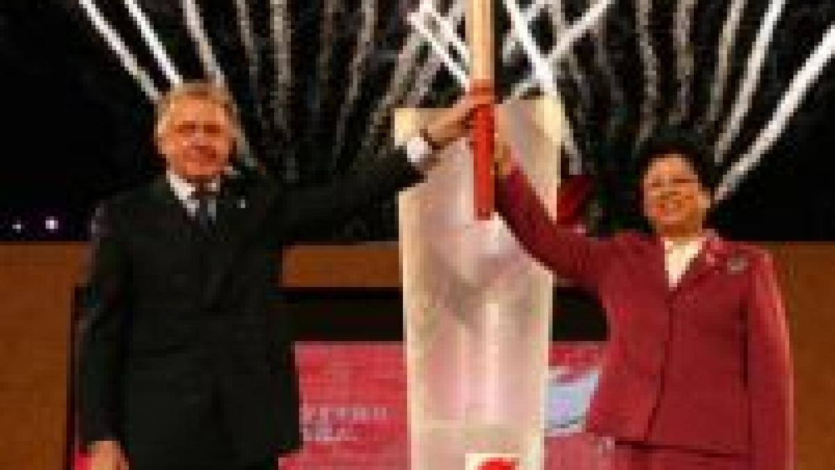 Flacăra Olimpică întâmpinată cu urale şi proteste la Istanbul