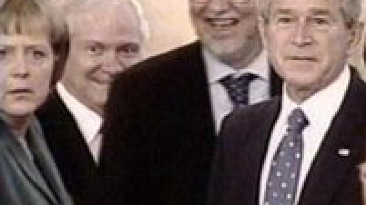 tipete la summit bush a fost intrerupt din discutii de stigatele jurnalistilor