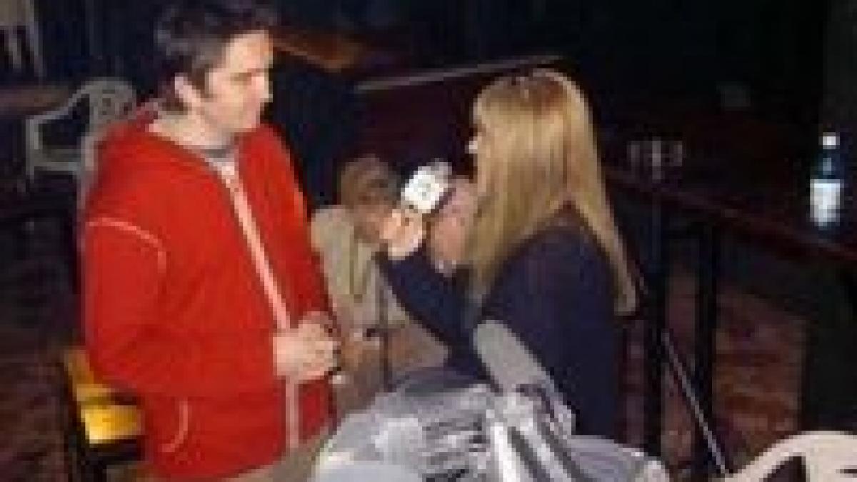 Asociaţia Consumatorilor de Media. Cea mai amuzantă ştire de summit: atentatul de la benzinărie