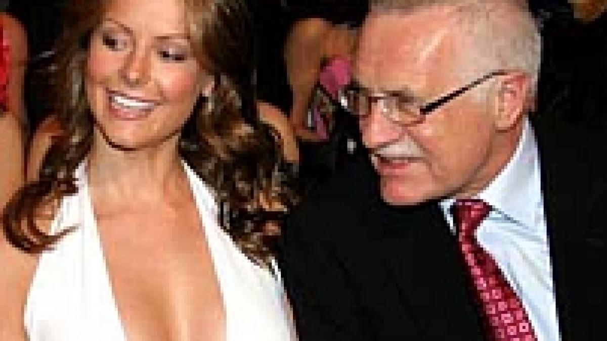 presedintele cehiei recunoaste mi am inselat sotia cu o stewardesa