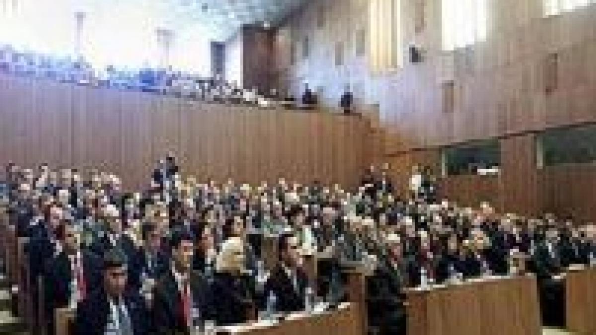 prima constitutie kosovara a fost adoptata de parlament