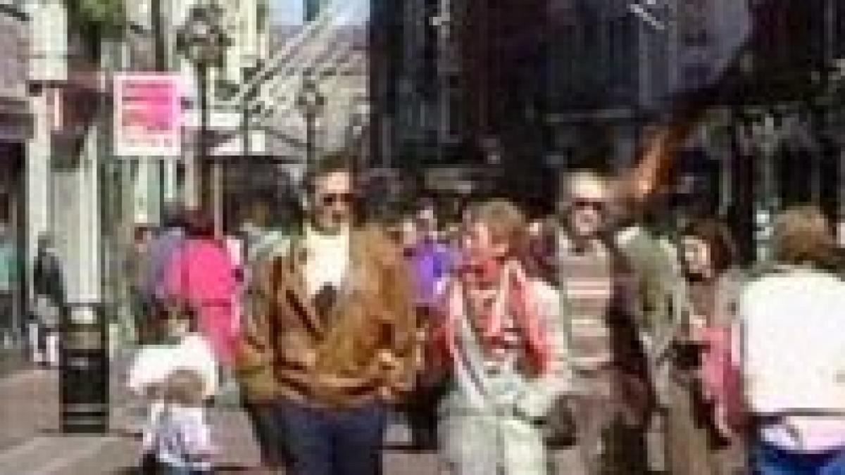 romani cu diplome universitare angajati in tarile ue ca ospatari si cameriste