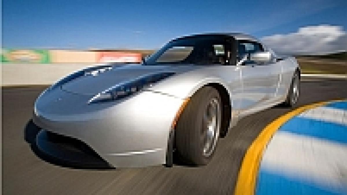 supermasina electrica tesla roadster va debuta in europa foto