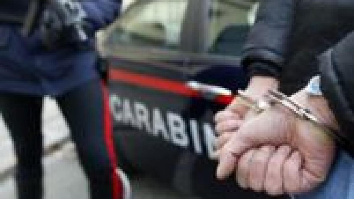 italia romanii se bat si se jefuiesc intre ei