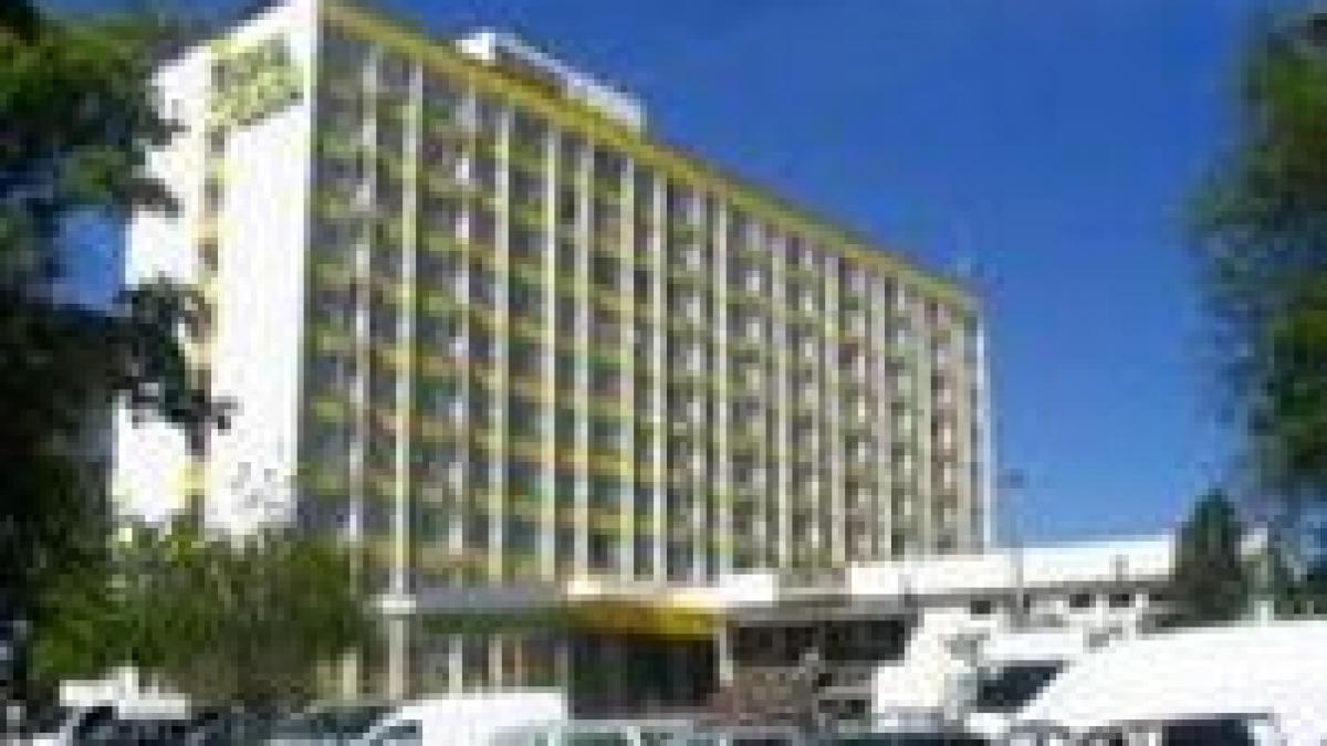 pagube pentru mazare un etaj al hotelului flora din mamaia a fost cuprins de flacari