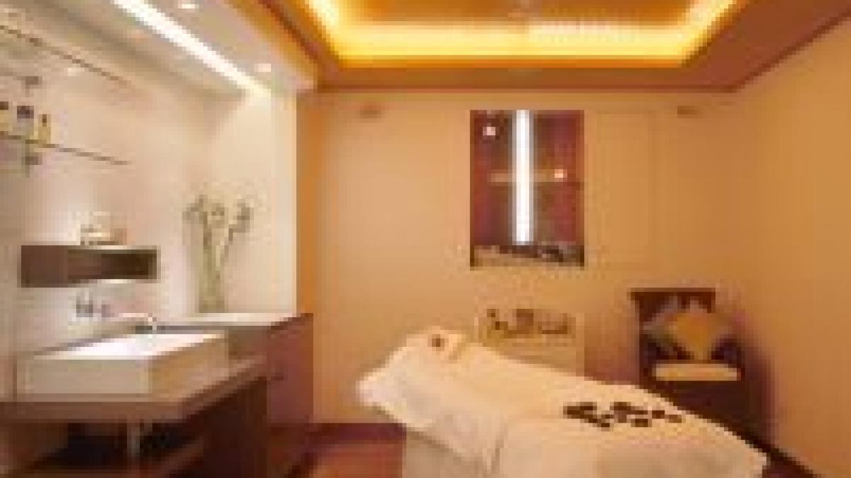 un paste modern romanii ciocnesc oua in hoteluri dotate cu spa