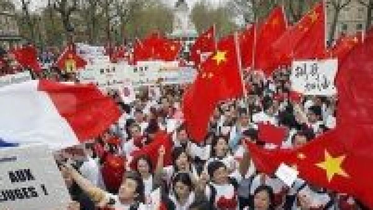 chinezii din marile orase occidentale au manifestat impotriva boicotarii jocurilor olimpice