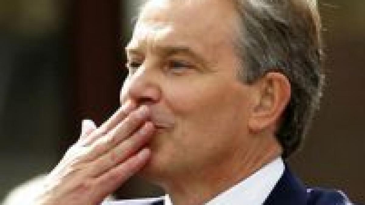 bla ir tist de rang inalt fostul premier britanic prins fara bilet in tren