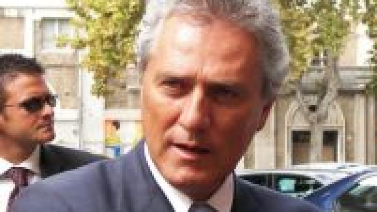 italia candidatii la primaria romei se cearta din cauza bratarilor anti viol