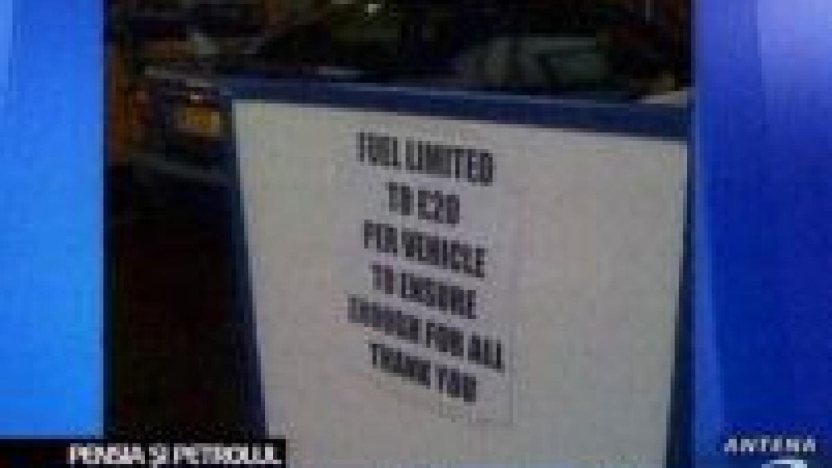 greva angajatilor unei rafinarii britanice risca sa declanseze o criza a carburantilor