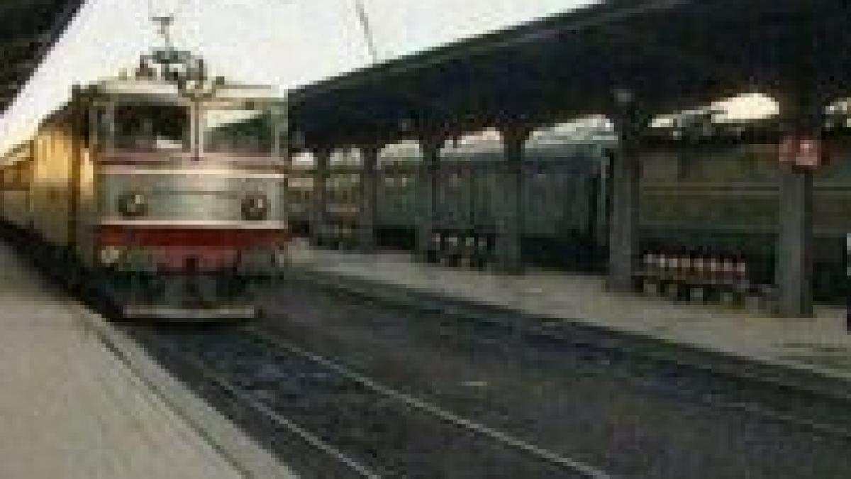 Programul în a doua zi de Paşte: RATB, CFR, bănci şi spitale