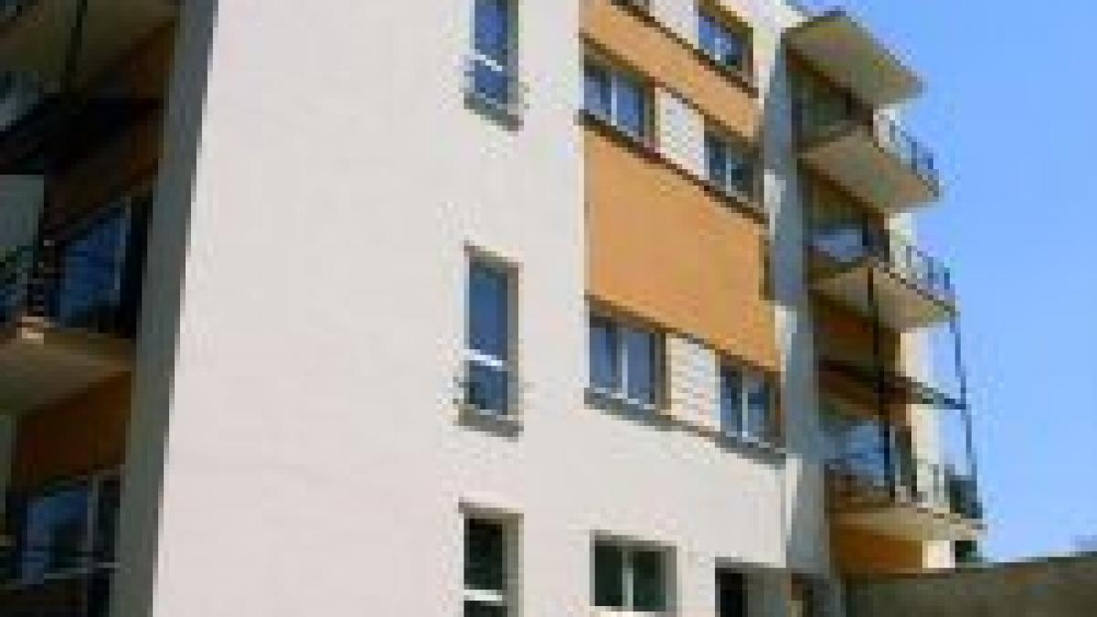 tranzactiile imobiliare de peste 15 000 euro ar putea fi facute numai prin banca