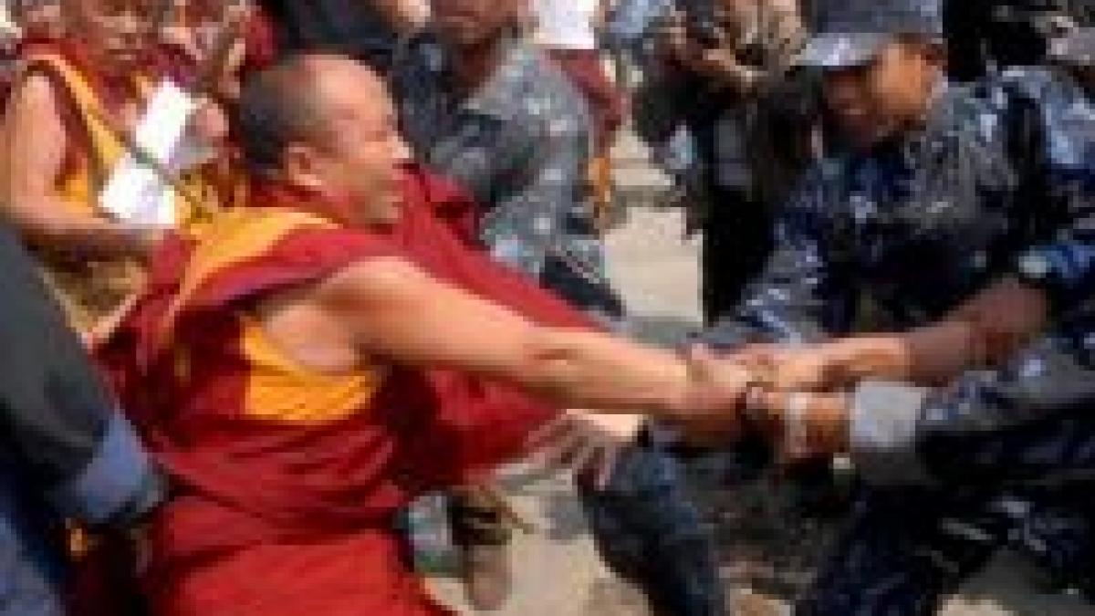 un tribunal tibetan a condamnat la inchisoare 17 persoane implicate in revoltele din martie