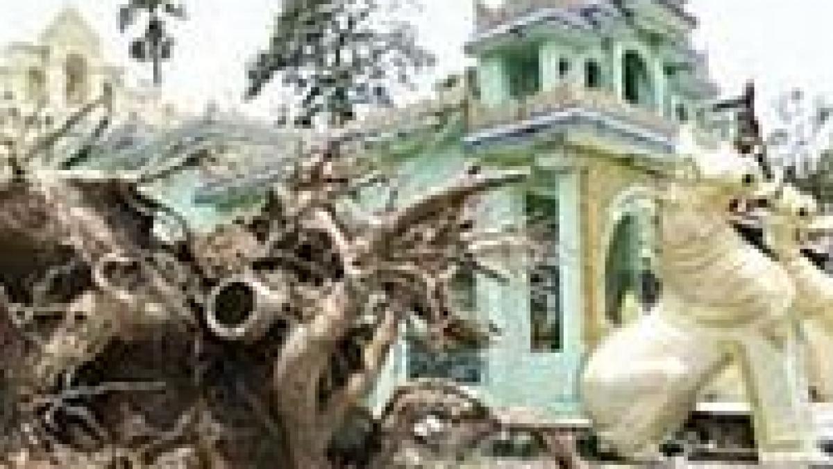 ciclonul ucigas 22 000 de morti si 41 000 de disparuti in birmania foto si video