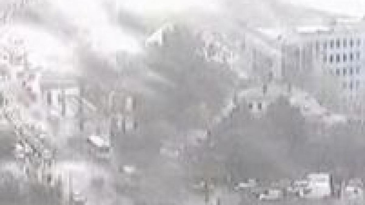 furtuna in bucuresti o ploaie puternica s a abatut asupra orasului video