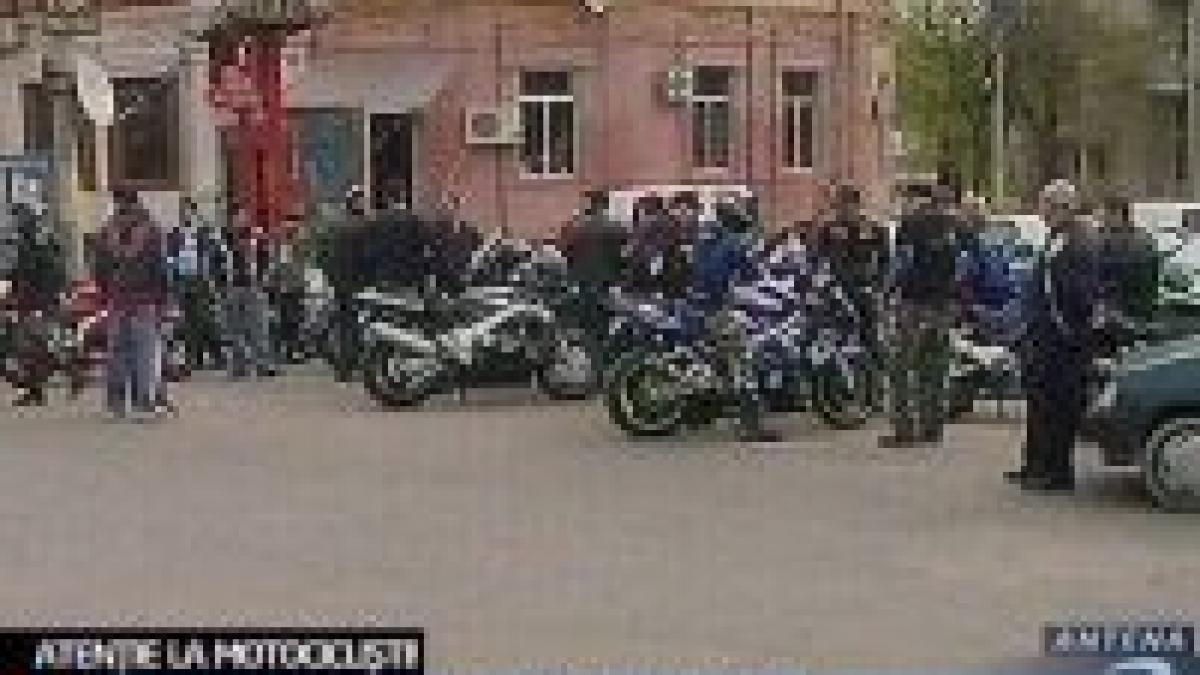 de ziua lor motociclistii continua campania existam in trafic