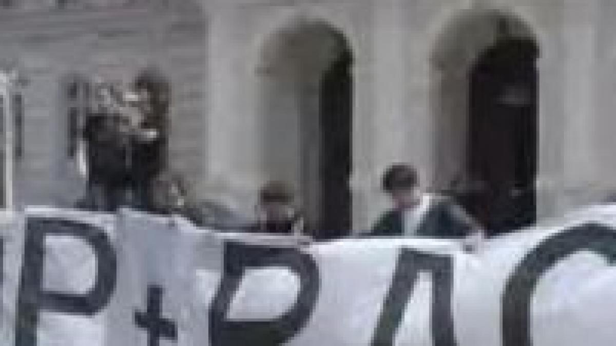 proteste la arad elevii spun ca subiectele de bacalaureat sunt prea grele video