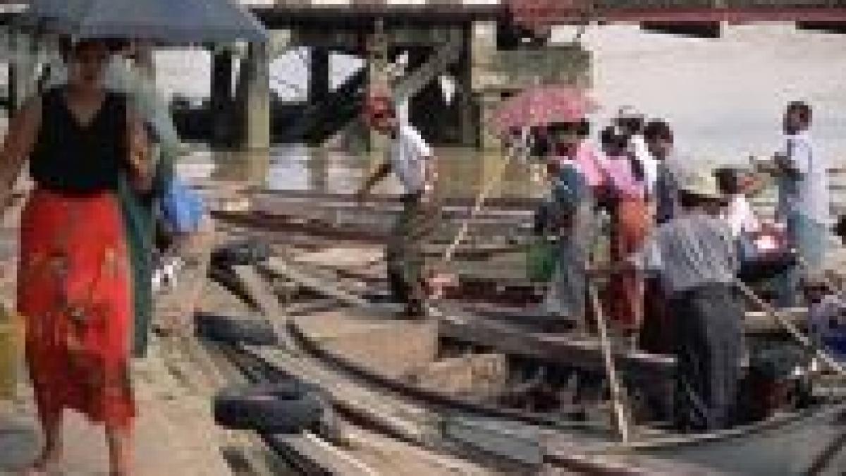 copiii care au supravietuit ciclonului din myanmar sunt tinta traficantilor de persoane