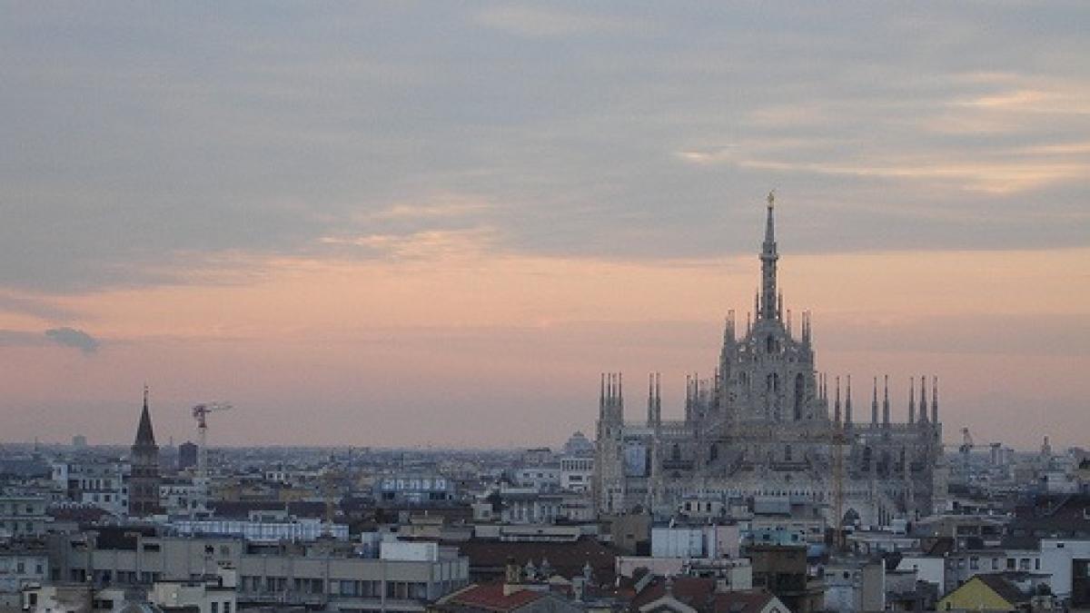 un roman din milano a violat o tanara italianca