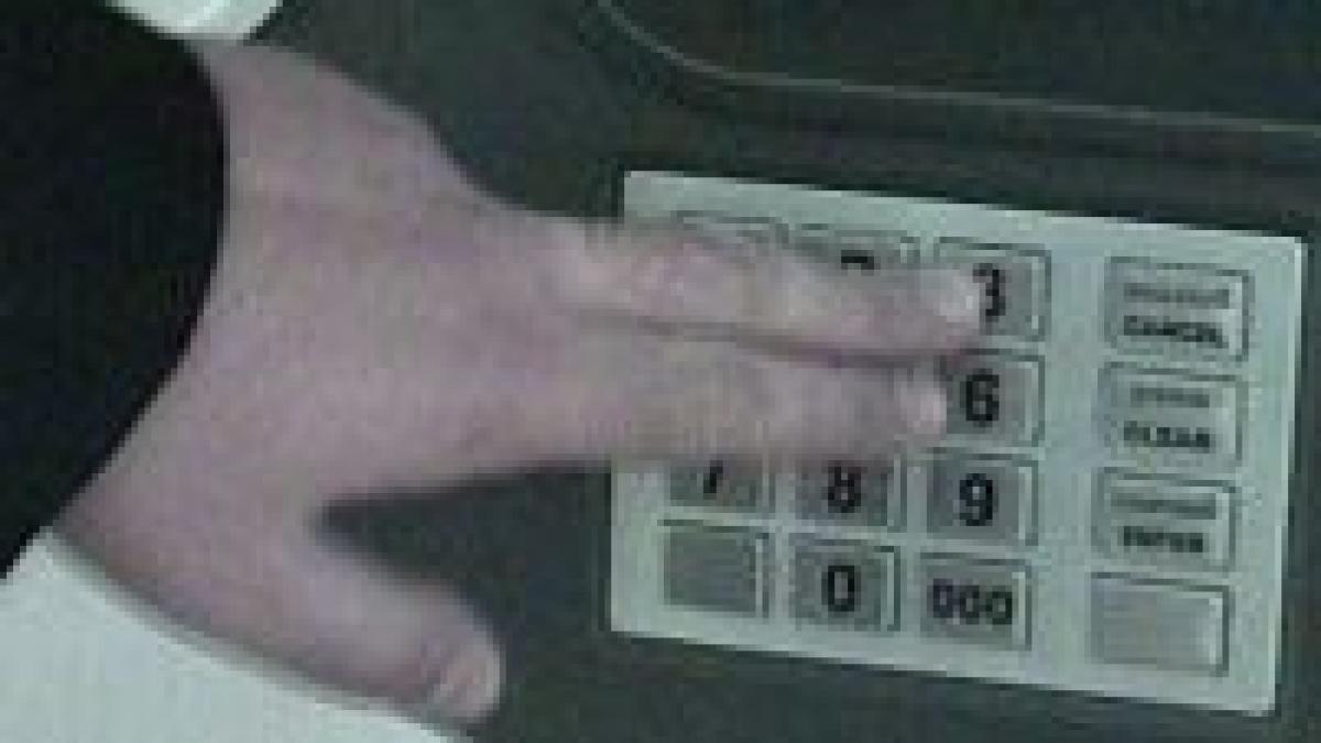 cel mai mare jaf din istoria irlandei un milion de euro furati prin clonarea unor carduri