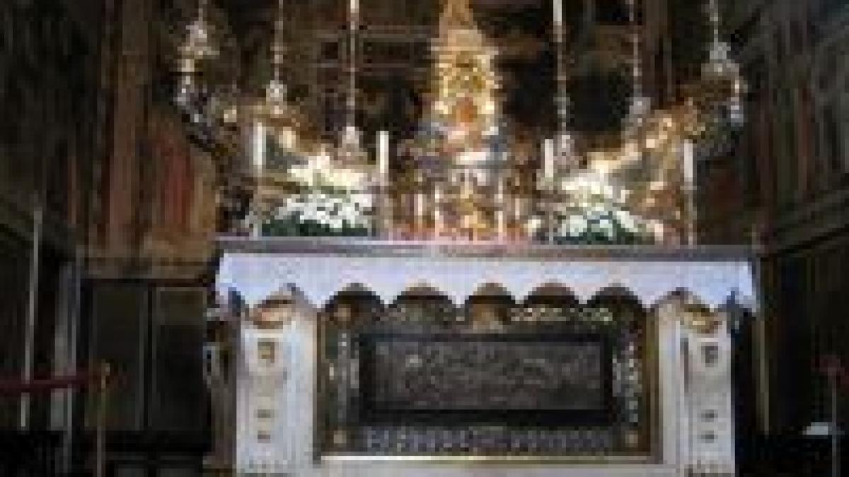 procesiune religioasa la constanta credinciosii s au rugat la braul maicii domnului