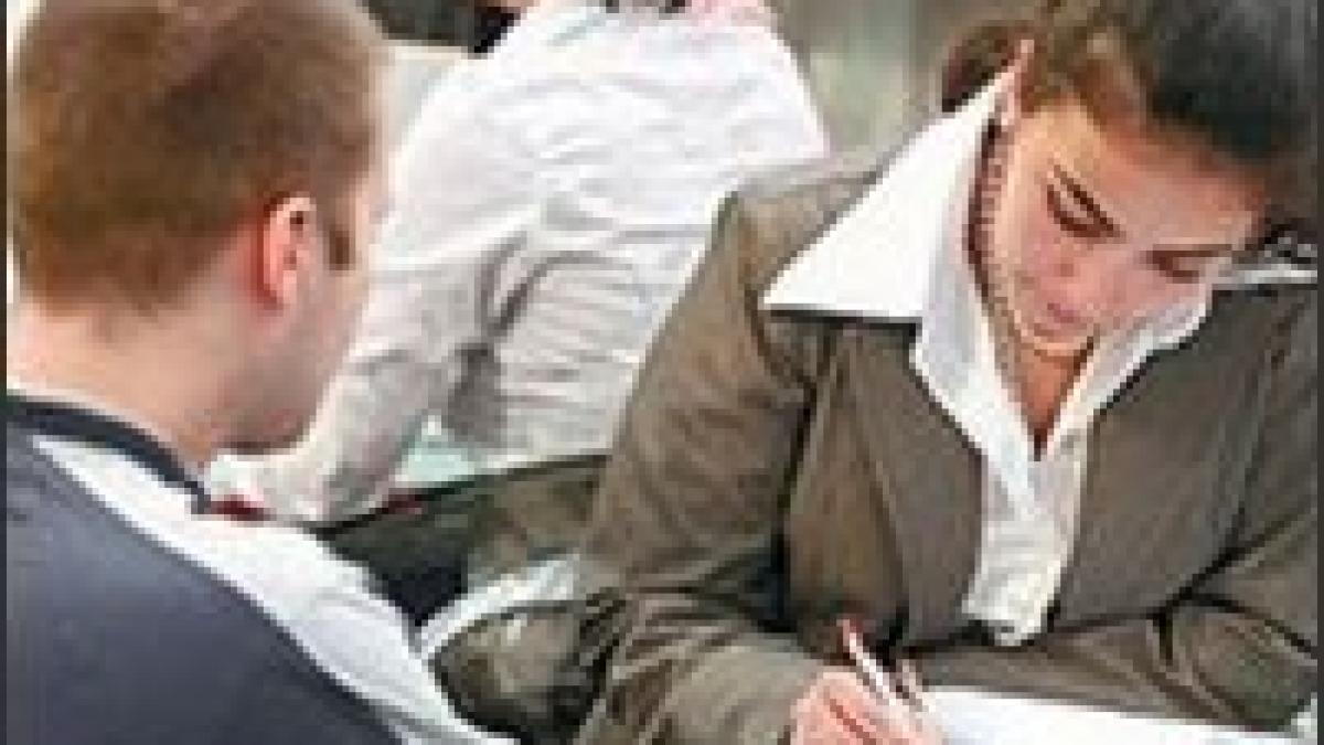 bancile isi vor inaspri conditiile de creditare pentru populatie si companiile private