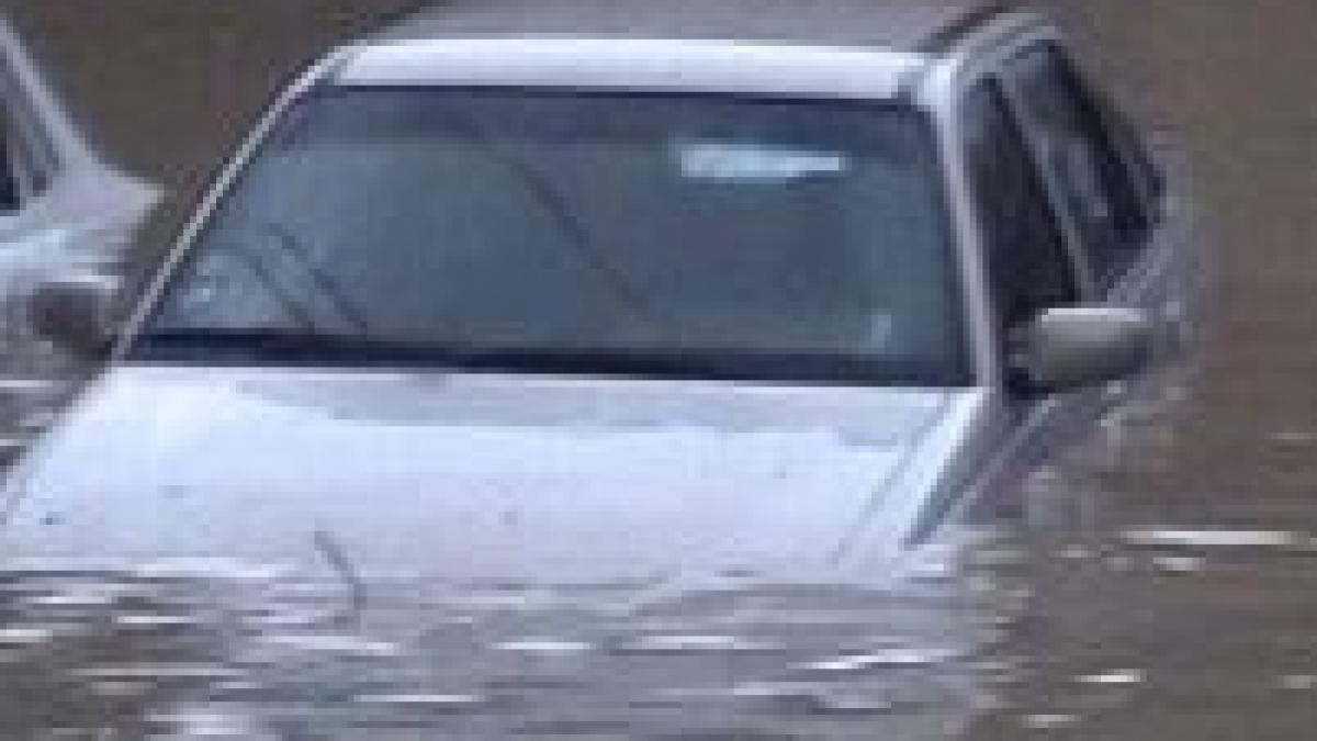 ploile au facut ravagii in petrosani energia electrica a fost intrerupta